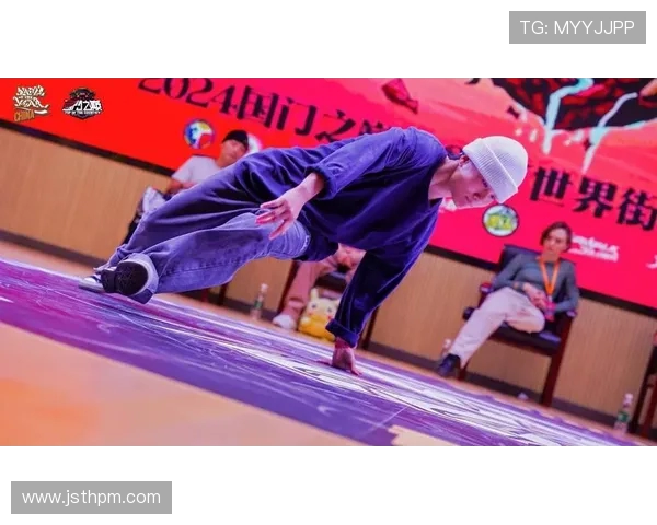 重庆滑板队在世界街舞大赛中的团队协作表现精彩纷呈引发热议